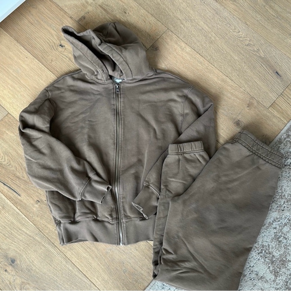 Aritzia sweat set